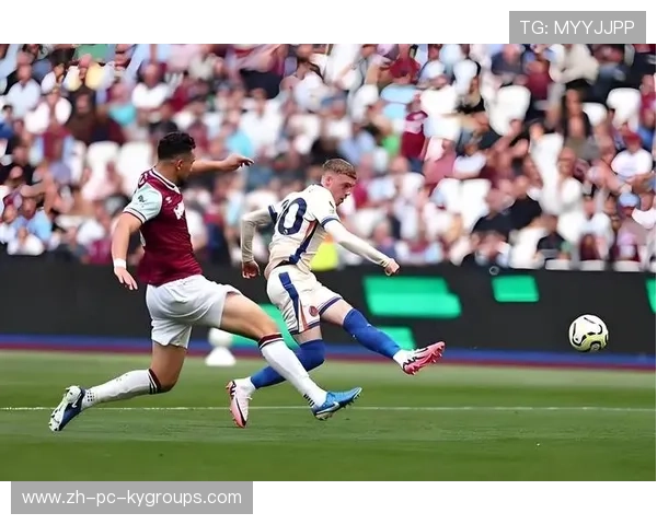 切尔西中场直塞撕破对方防线：空间与时机的战术书写